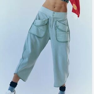 FREE PEOPLE MOVEMENT TIMKO PANTS IN SEA MOSS NEW WITHOUT TAGS 
SMALL